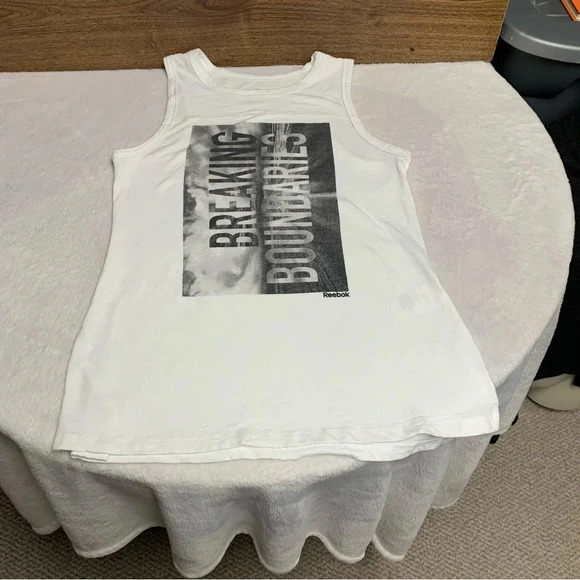 Reebok size small “breaking boundaries” tank top white/gray - Picture 7 of 7